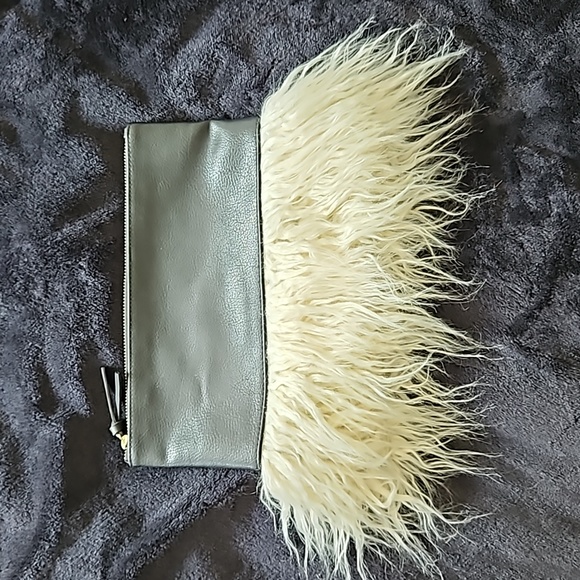 Faux fur clutch - Picture 1 of 2
